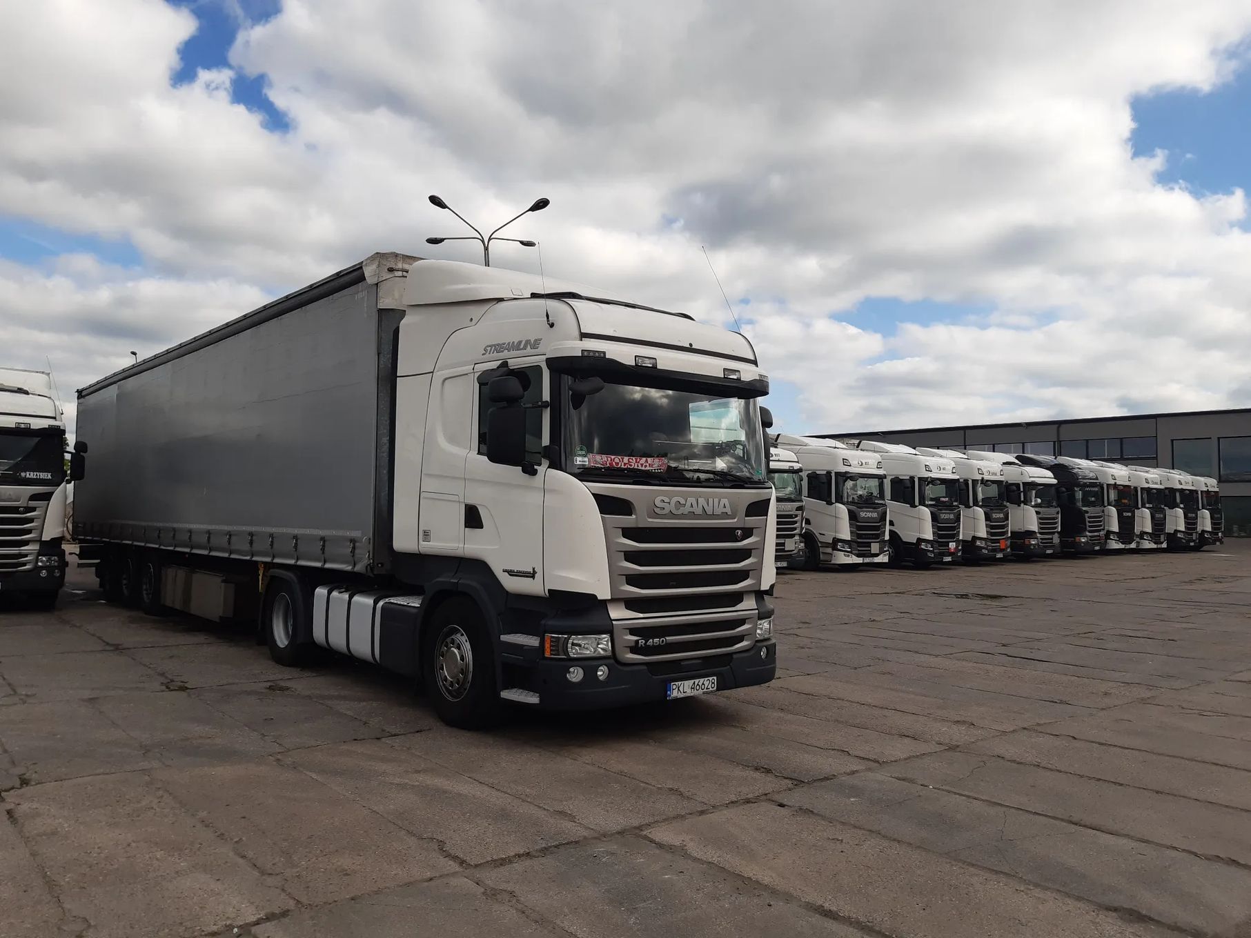 Scania R450  Scania R450 Crown Edition, standard, pakiet serwis, retarder, bez EGR