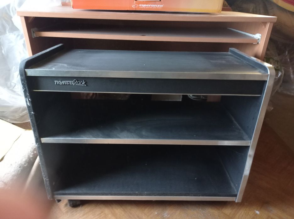 Szafka pod sprzęt audiowizualny