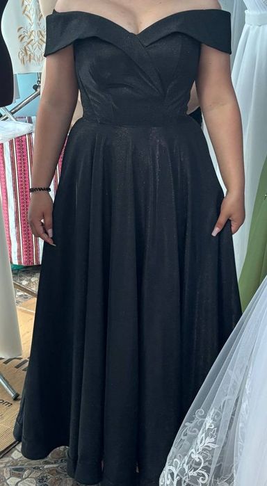Вечірня та випускна сукня