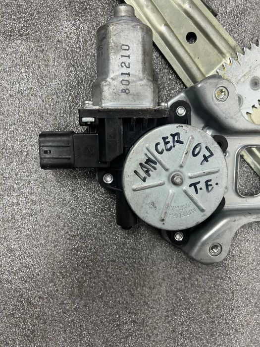 Elevador vidros trás esquerdo MITSUBISHI Lancer VII Sedan (CS_A, CT_A)