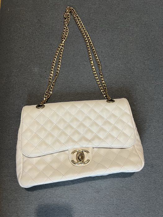 Torebka biała na ramię pikowana złote łańcuchy