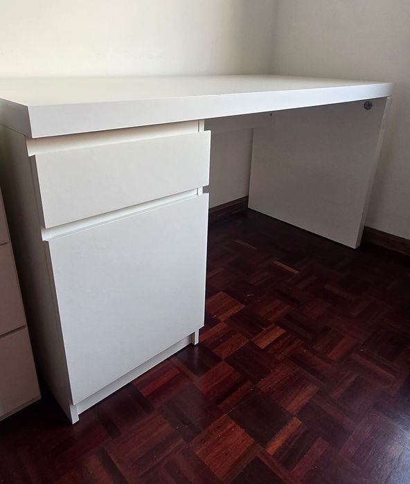 Secretária para escritório