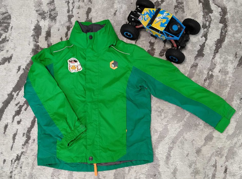 Куртка - вітровка з підкладкою для хлопчика.