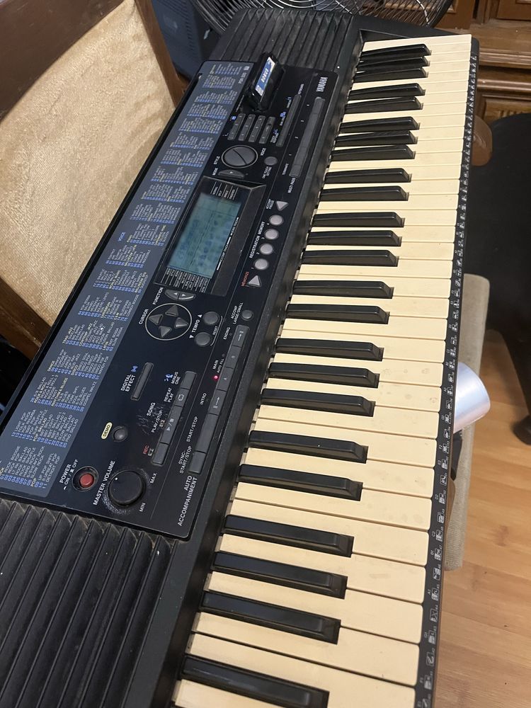 Yamaha PSR 320 синтезатор(під відновлення)