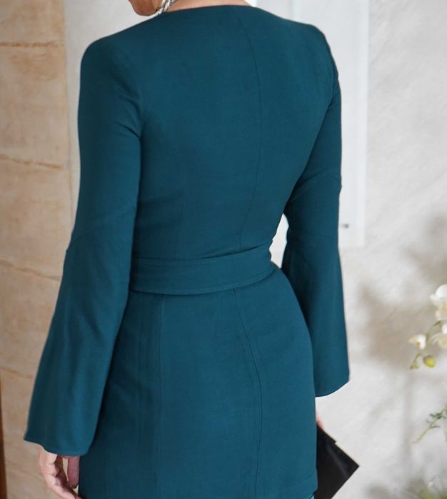 Sukienka Elisabetta Franchi z paskiem z 2500zł