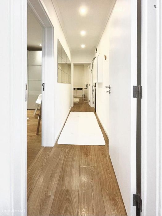 Apartamento com 2 quartos - localizado em Linda-a-Velha Lisbon