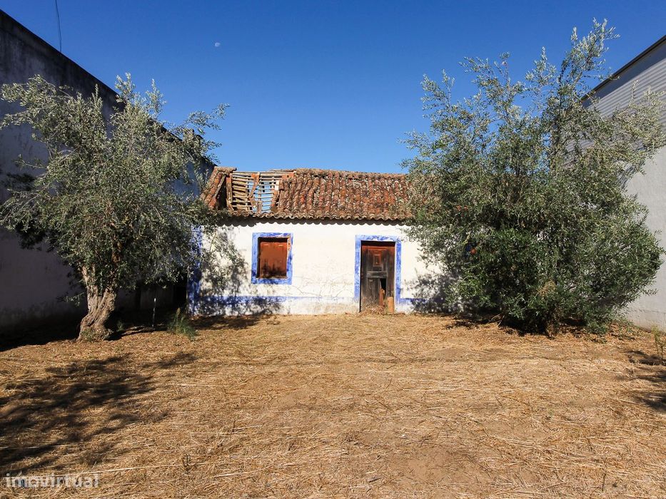 Moradia para Reconstruir na Carregueira