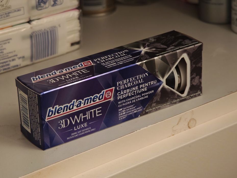 Blend a med 3D White Luxe pasta do zębów