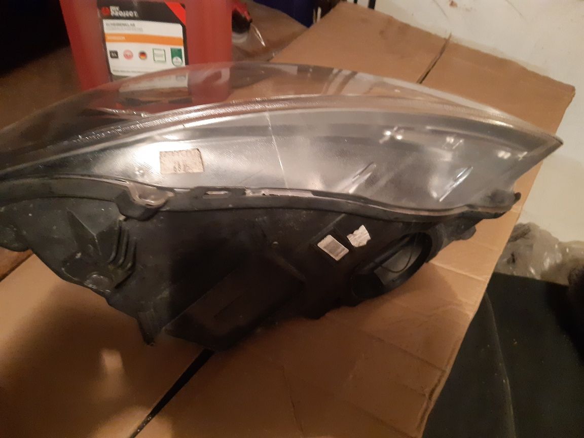 Lampa przód prawa Ford Focus MK3 Europa