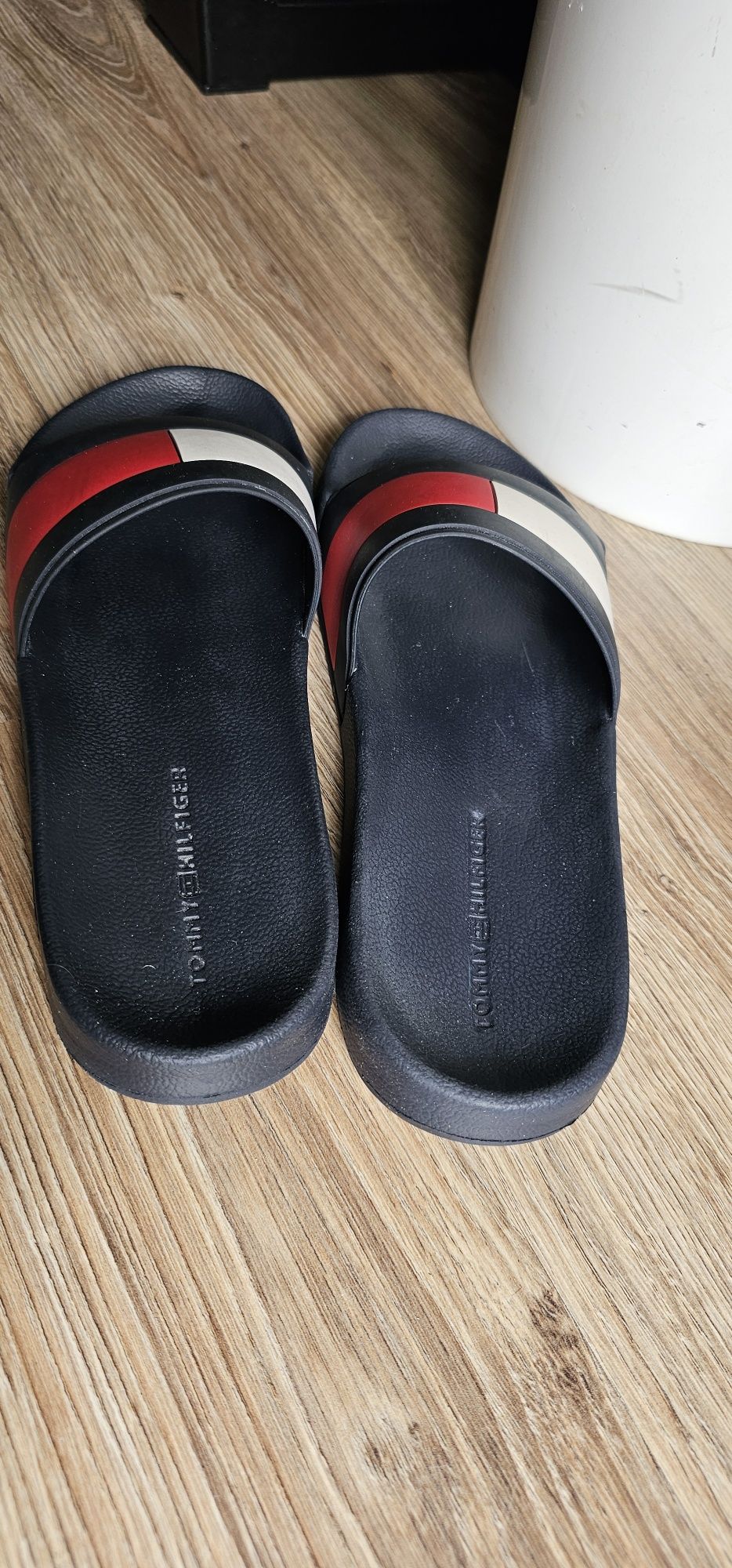 Klapki męskie TOMMY HILFIGER rozmiar 41 wkładka 26,5cn