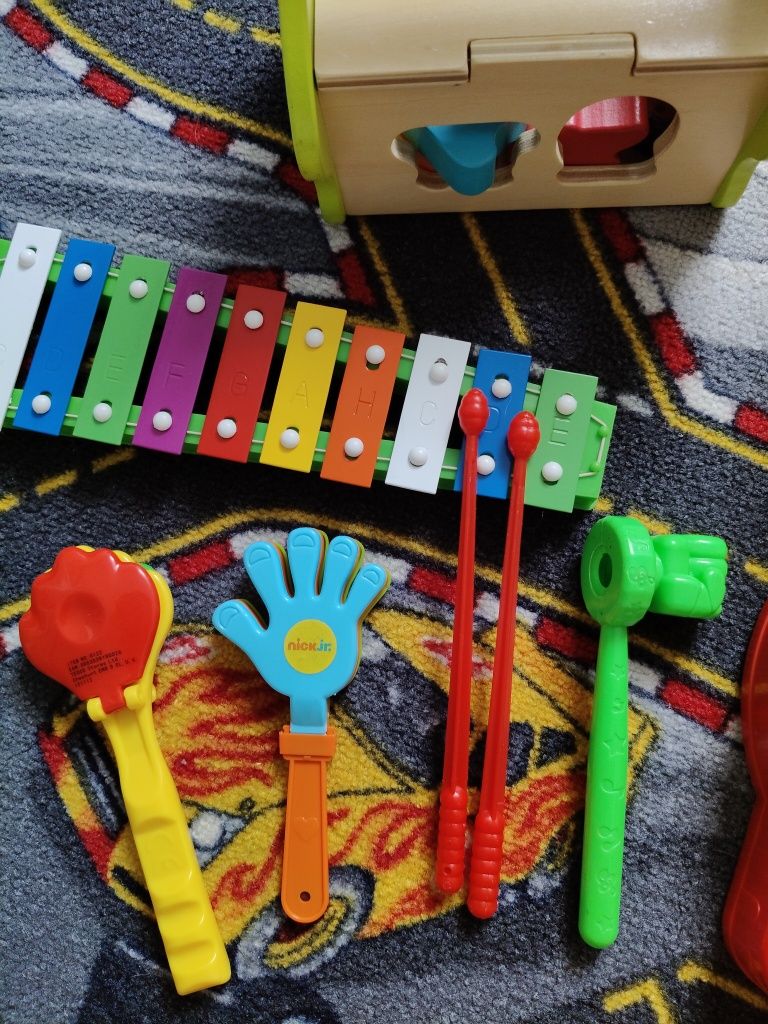 Zestaw edukacyjnych zabawek, drewniane klocki, sorter, pianino itp