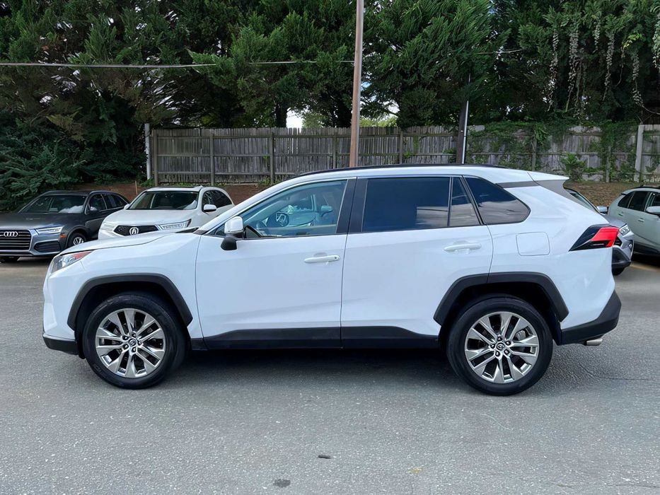 Toyota RAV4      2020