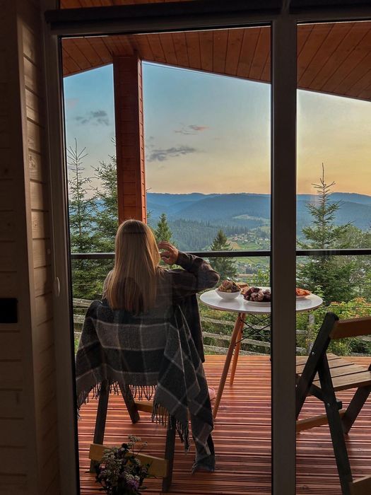 Відпочинок у Карпатах. Котедж "Під лісом".