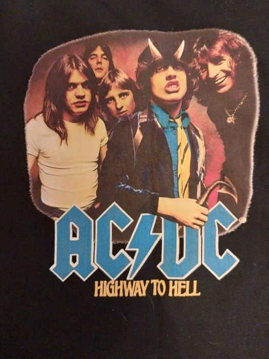 Продам фірмову дитячу футболку AC/DC