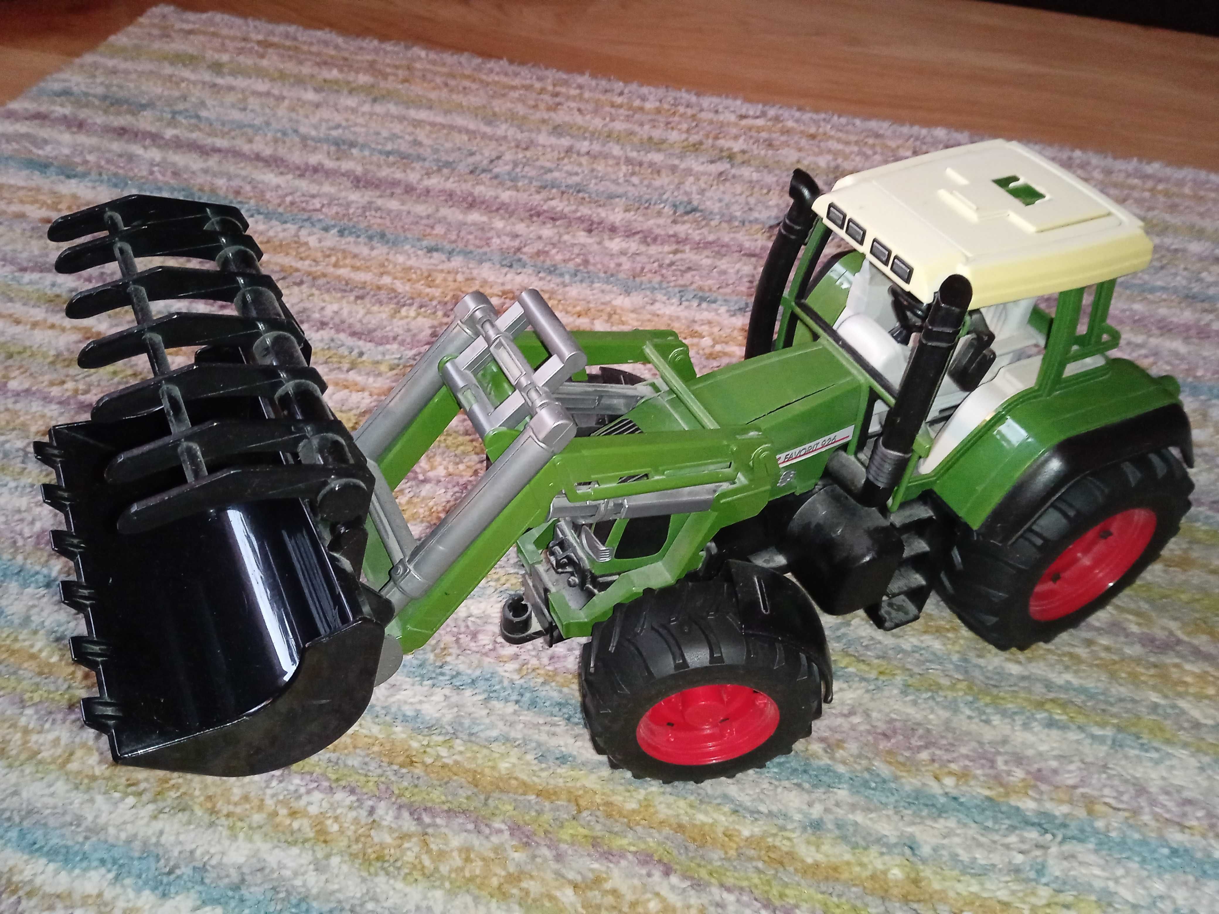 Ciągnik Fendt 936 Vario + ładowacz czołowy - Bruder