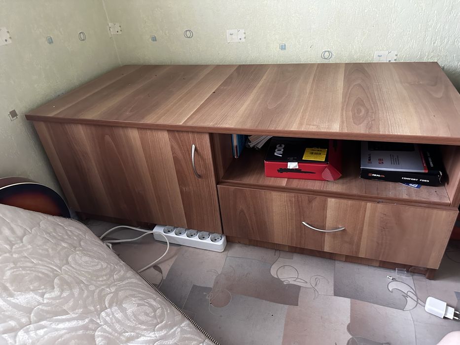 Тумба дерев’яна в гарному стані