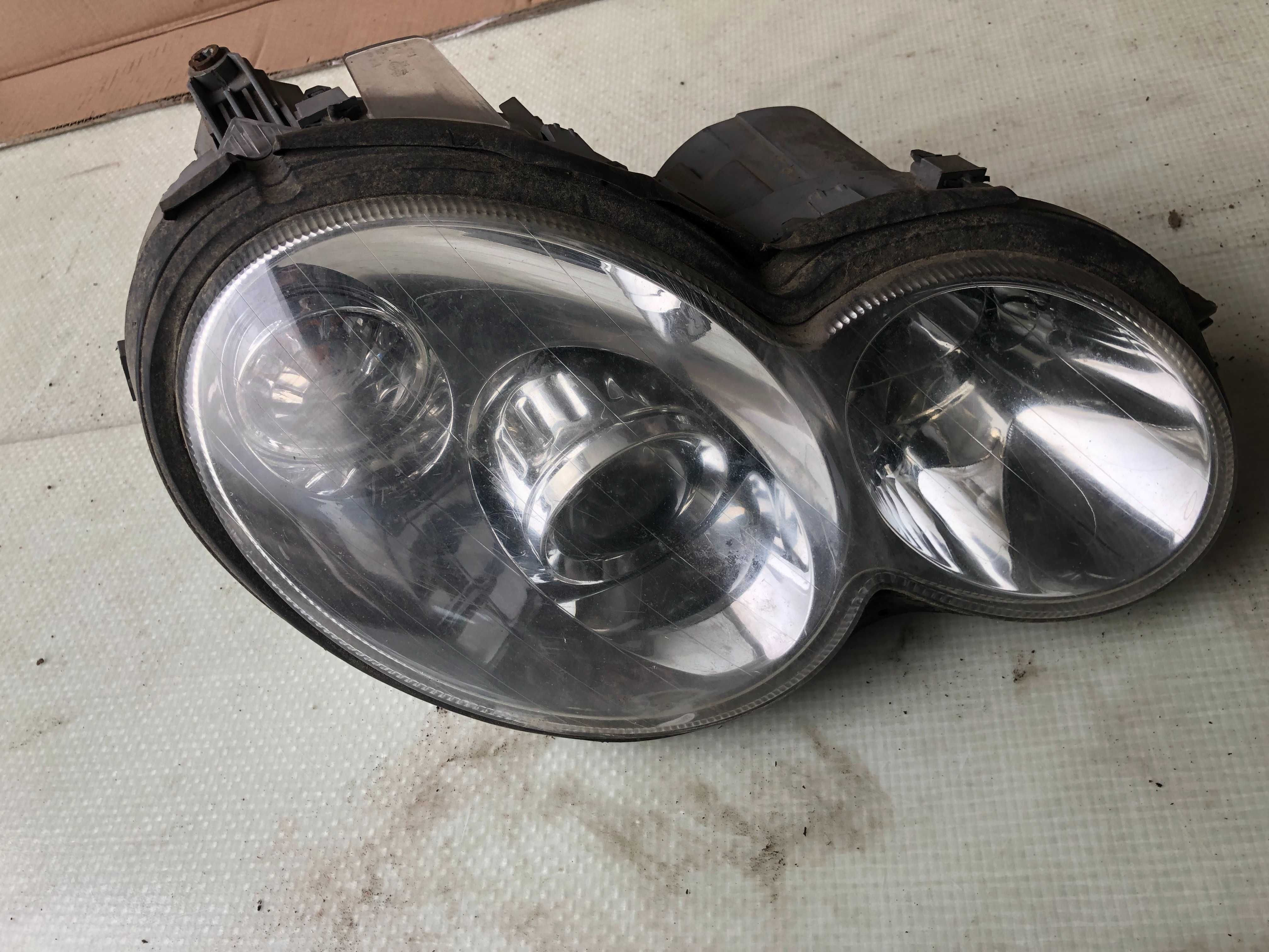 Lampa Prawa Przód Mercedes Klasa C W203 Sport Coupe