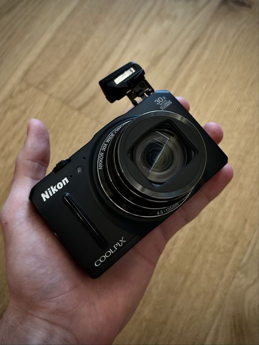 Nikon Coolpix S9700  стан  ідеал