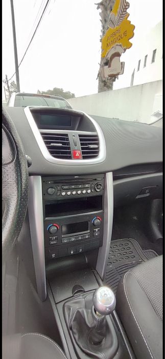 Peugeout 207cc 1.6 hdi com 160 mil kms ( livro de revisoes )