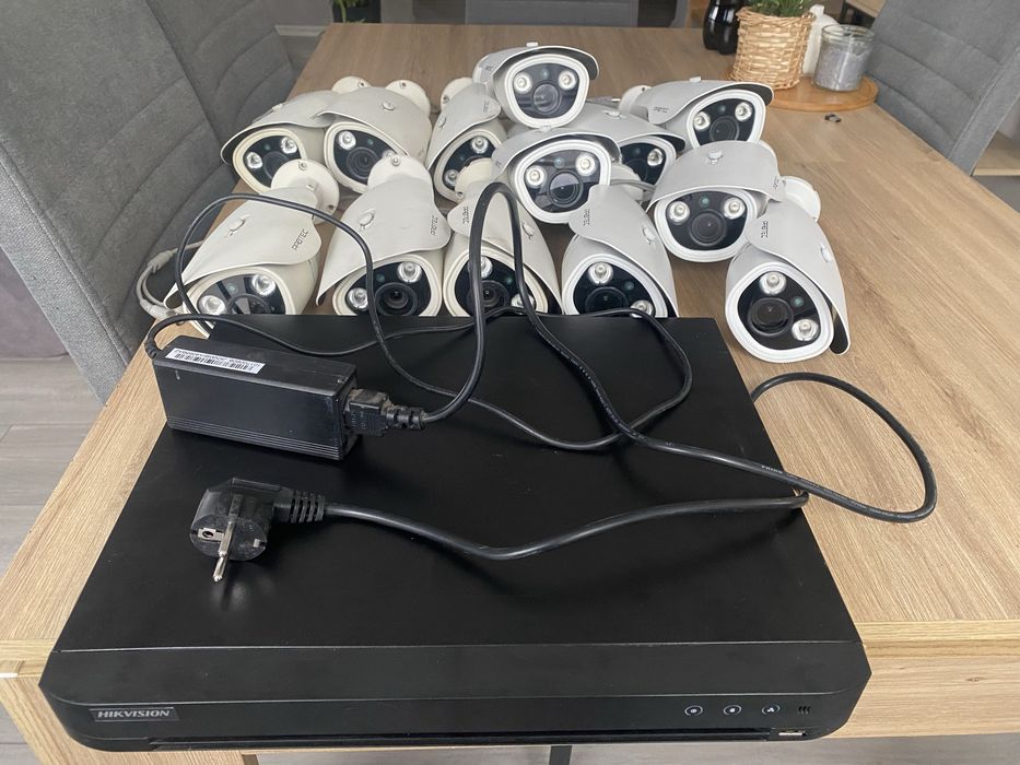Kamery 13 szt z rejestratorem Hikvision