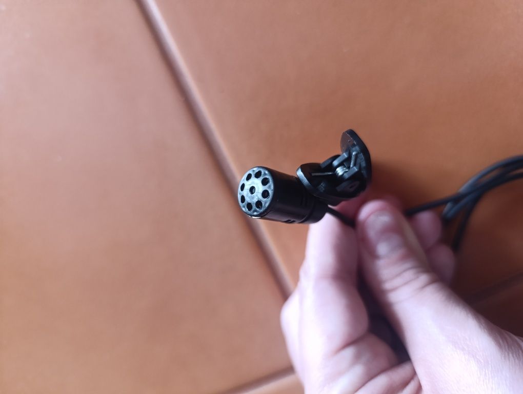 Cabo com microfone de lapela