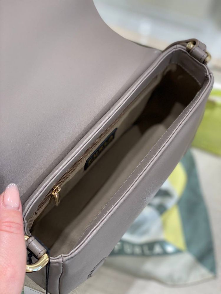 Furla сумка шкіряна у кольорах чорна, беж, сіра в наявності