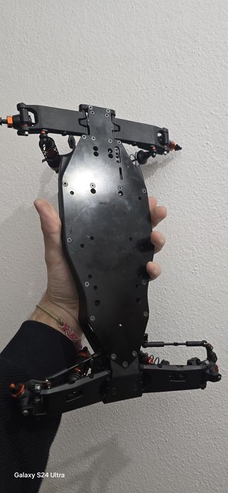 Carro telecomandado 1/10 eletrico