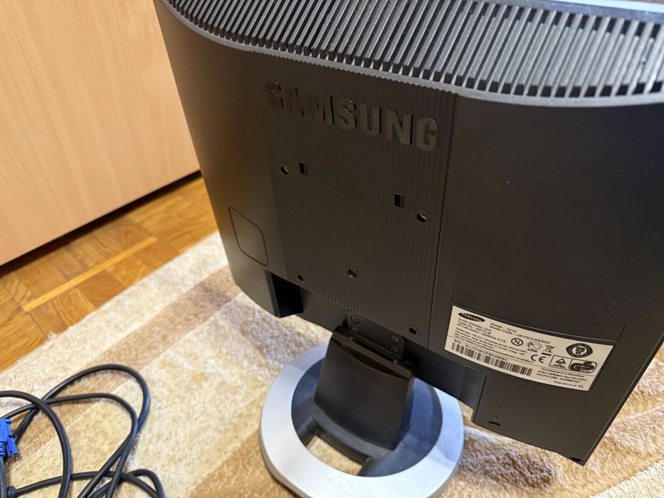 Монитор 17 дюймів Samsung SyncMaster 721N