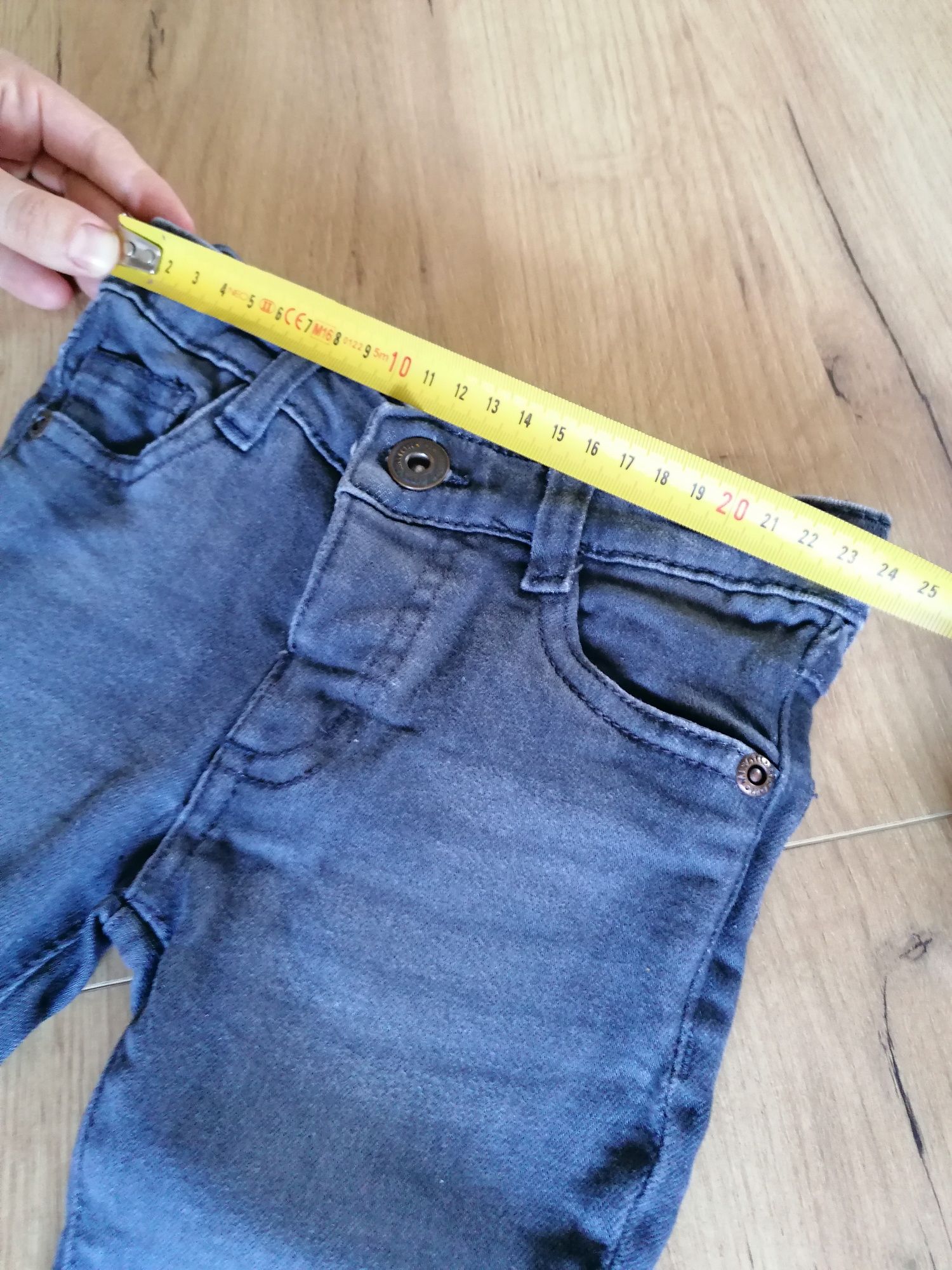 Szare spodnie, jeansy chłopięce, rozmiar 74/80