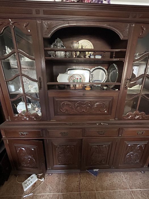 Móvel antigo de sala