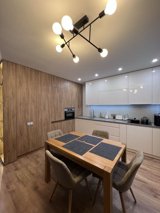 Продам 3-х ком кв с дизайнерским ремонтом Богомольце Центр Москалевка