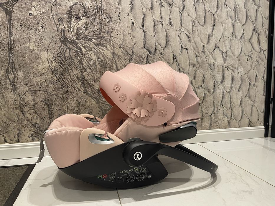 Fotelik + BAZA Cybex Cloud Simply Flowers