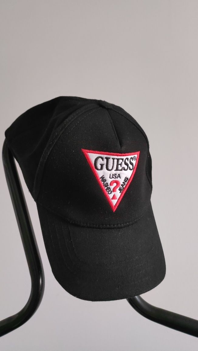 czapka z daszkiem GUESS w idealnym stanie