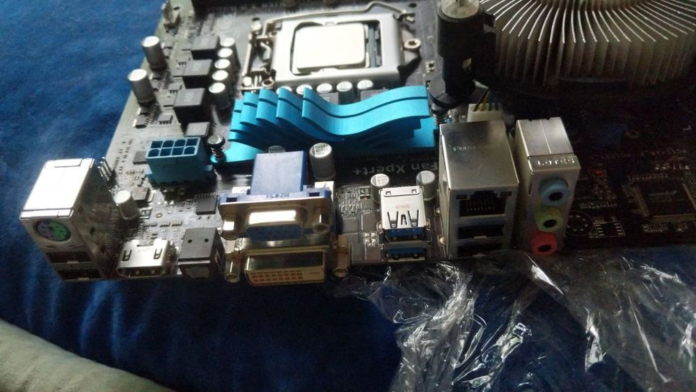 Asus p8Z77-m + xeon 1230v2 + 12gb DDR3