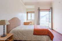 24473 - Quarto com cama de casal, com varanda...