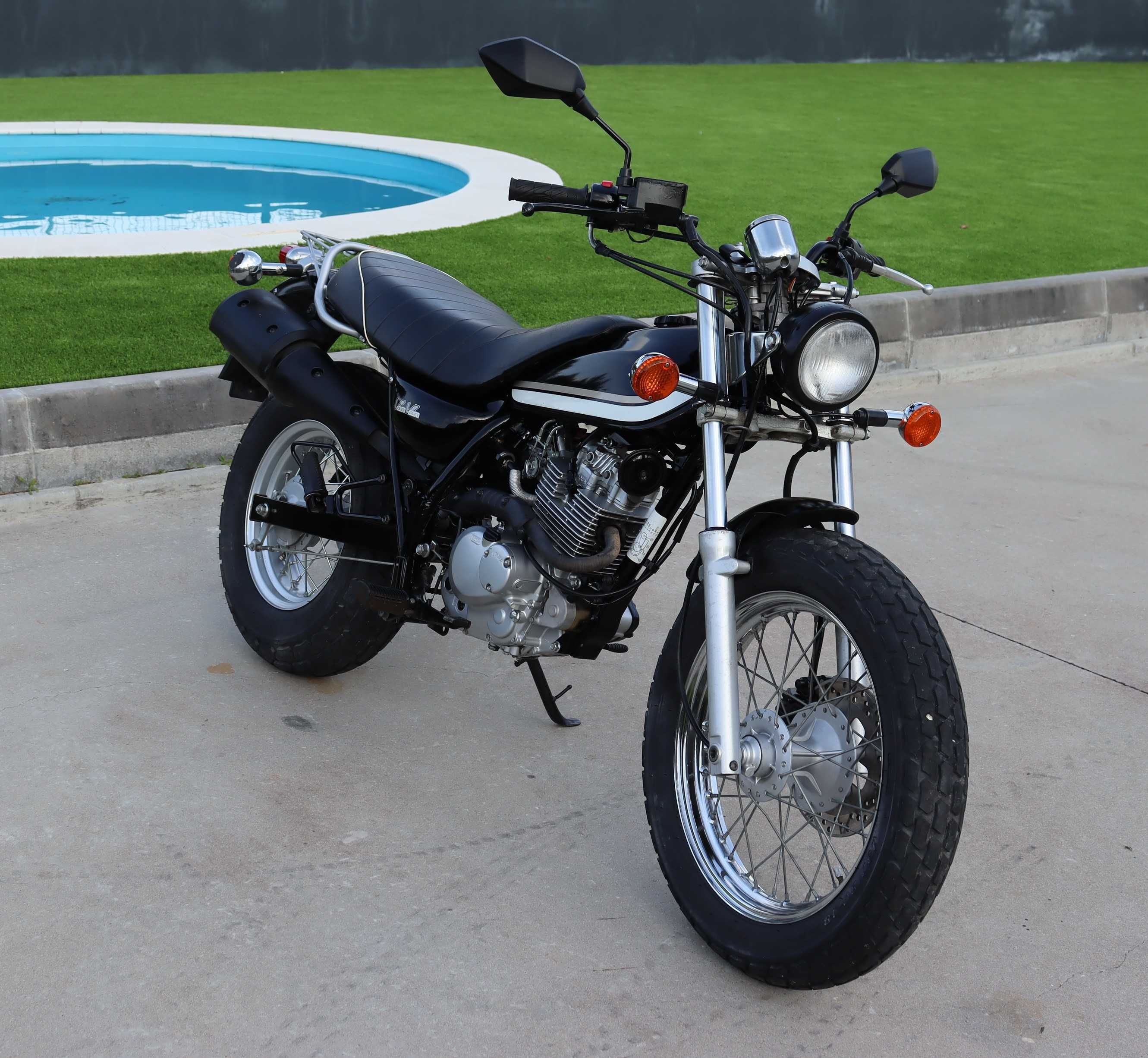Suzuki Van Van RV 125 (16)
