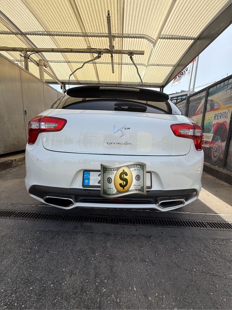 Citroën DS5 2.0 HDi – Potência, Estilo e Conforto