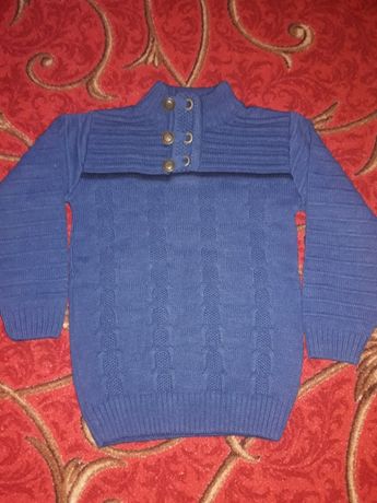 Продам новый свитер на 7 лет 300 грн