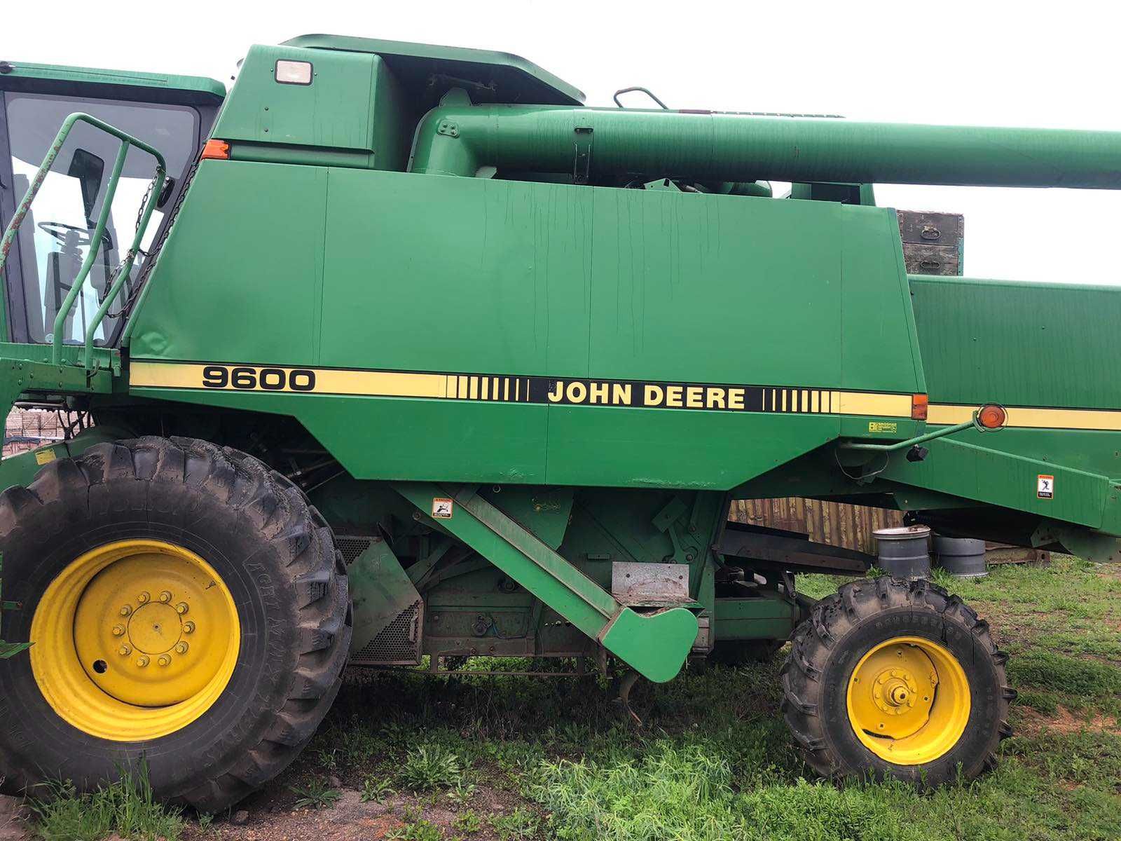 Комбайн John Deere 9600 с жаткой в хорошем состоянии (1999г.)