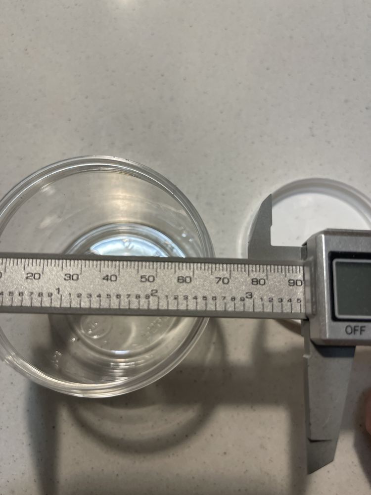 Plastikowe słoiki z zakrętkami 250ml