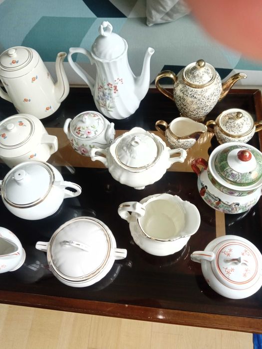 Açucareiros, leiteiras e bules