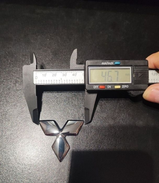 Логотип, емблема на руль, на решітку Mitsubishi Outlander 3, XL, Lance