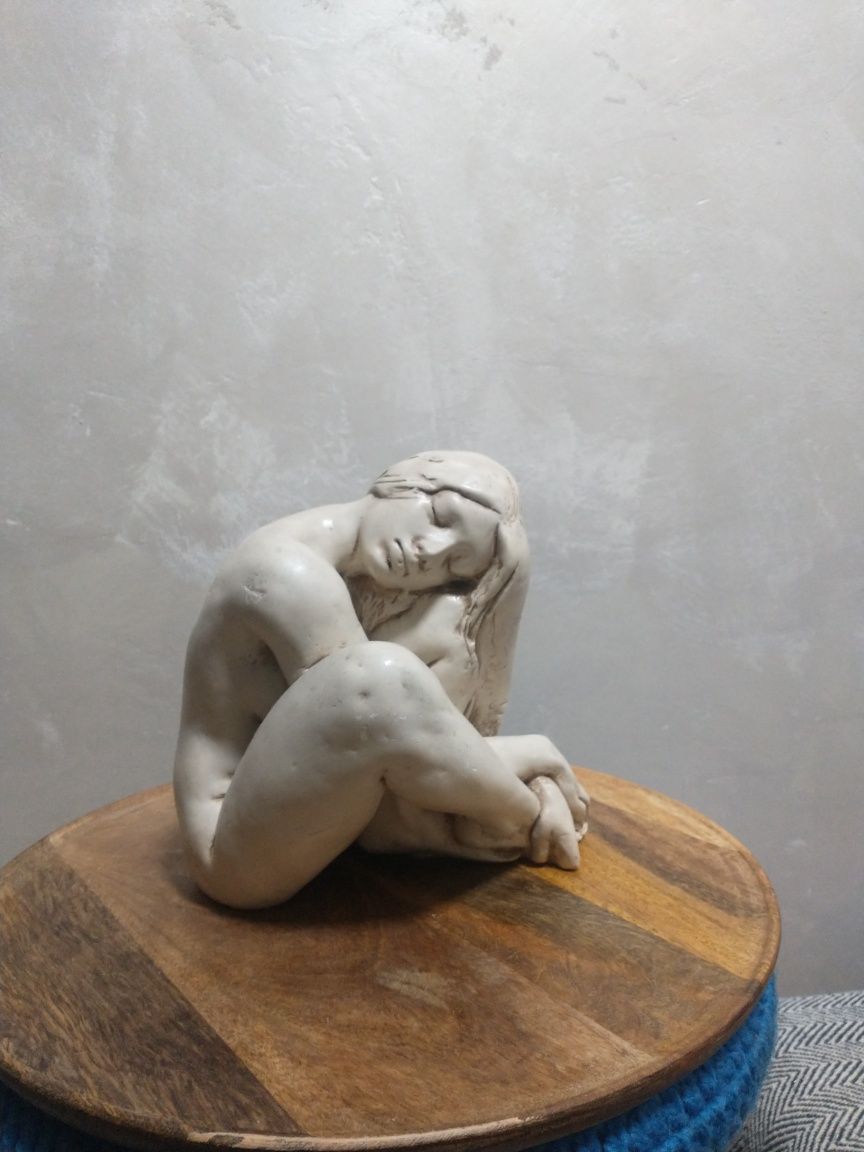 Rzeźba, gipsowa figura, akt, bardzo ładna
