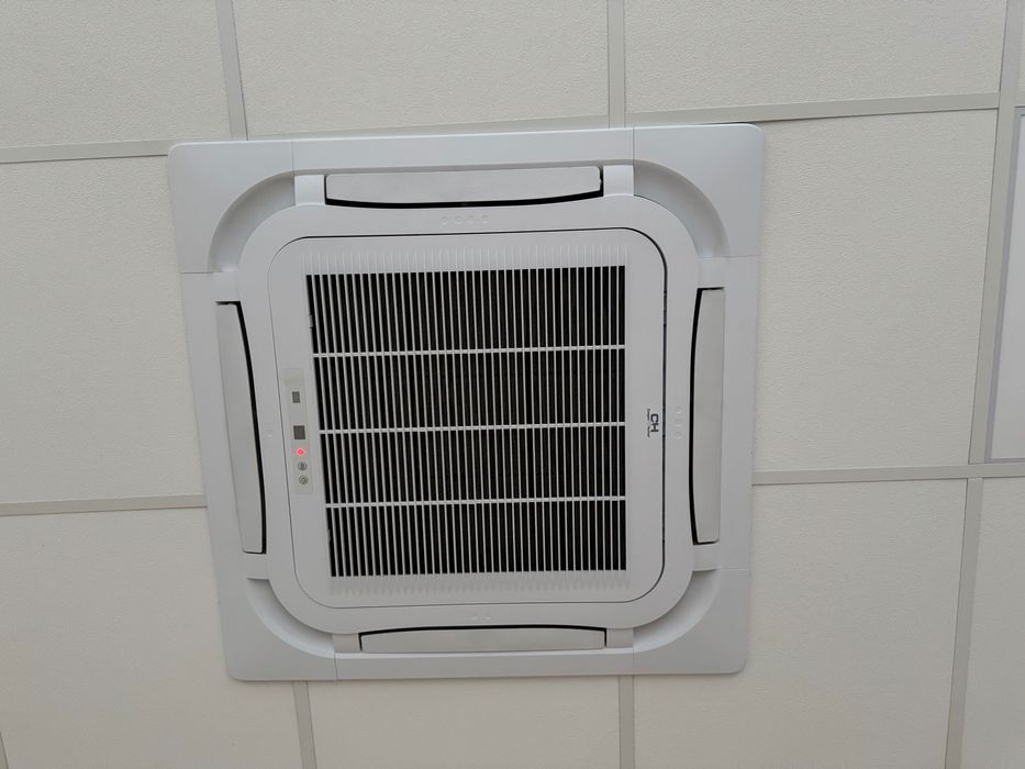 Продам комерційне приміщення в новобудові в центі міста власник