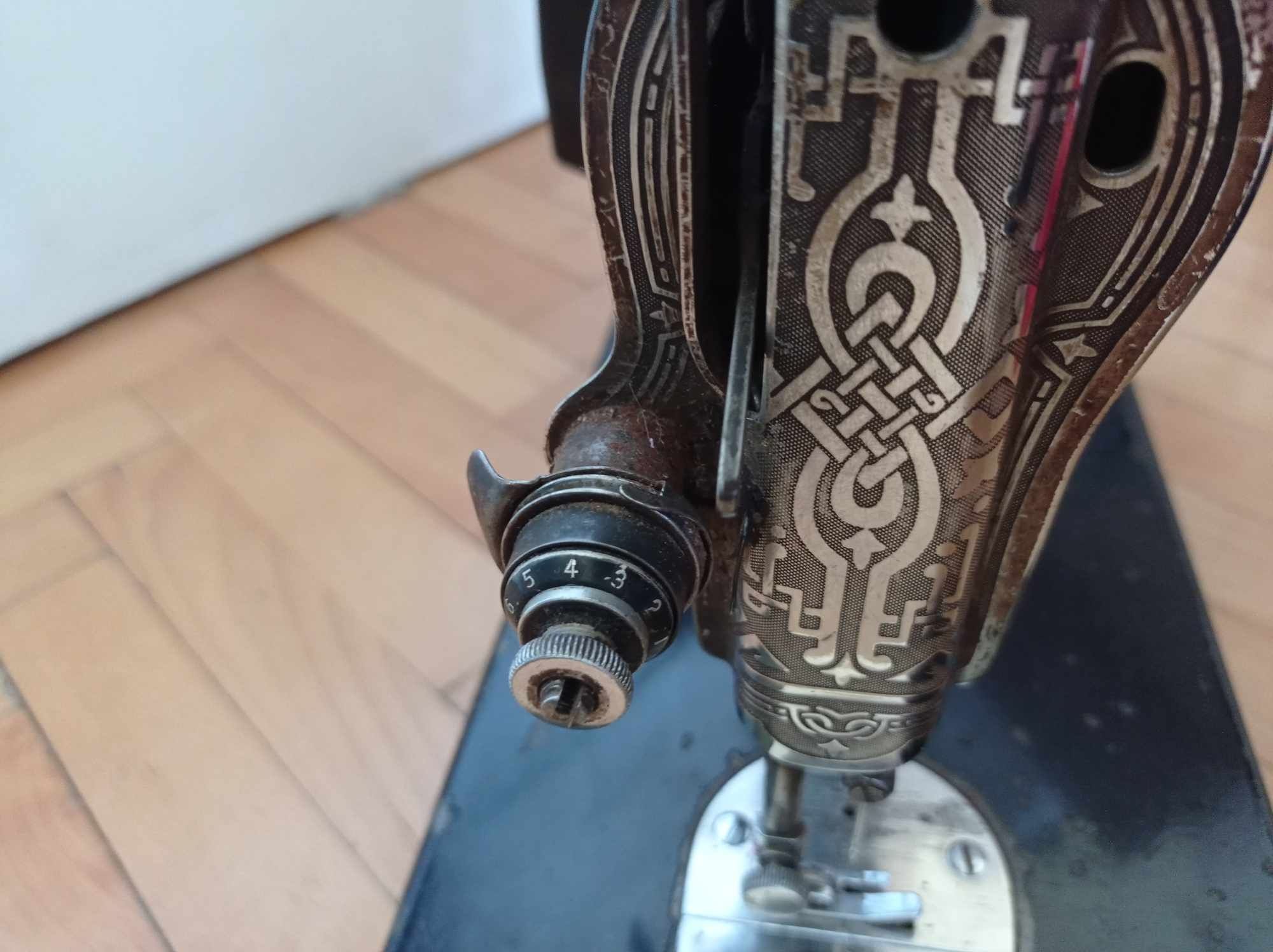 Stara maszyna do szycia Singer rok około 1945 antyk