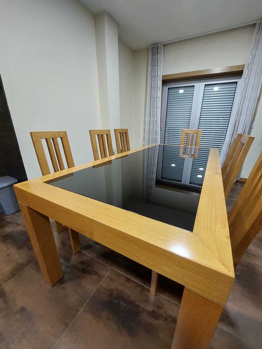 Mesa de Jantar em Castanho e Vidro Preto