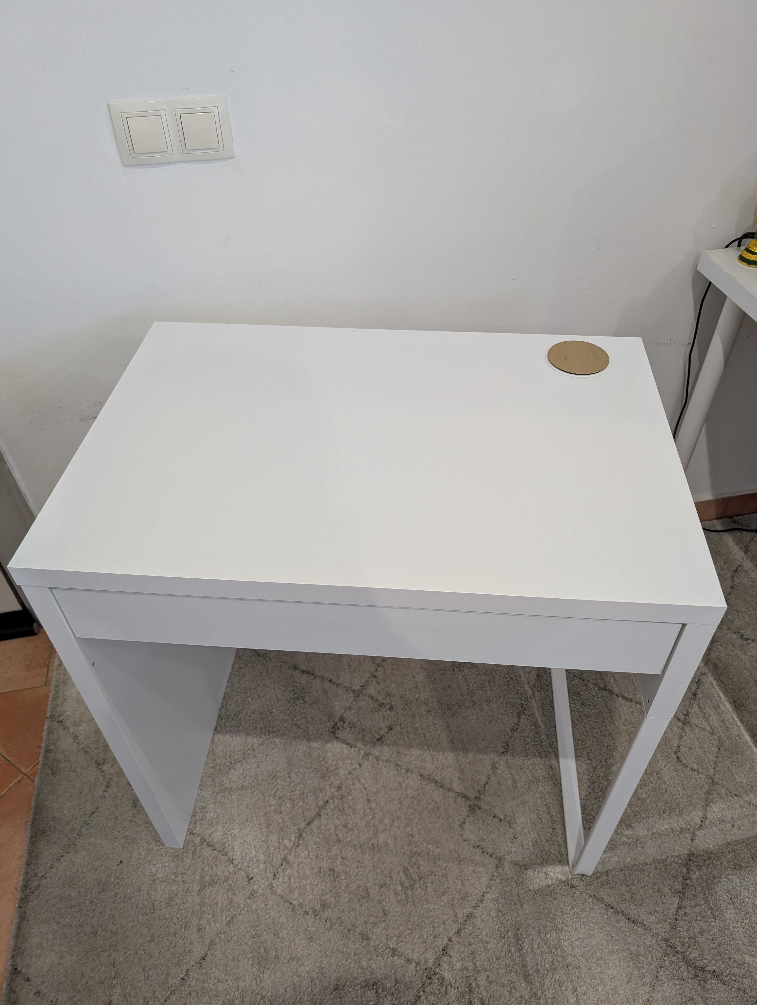 Secretária com gaveta IKEA