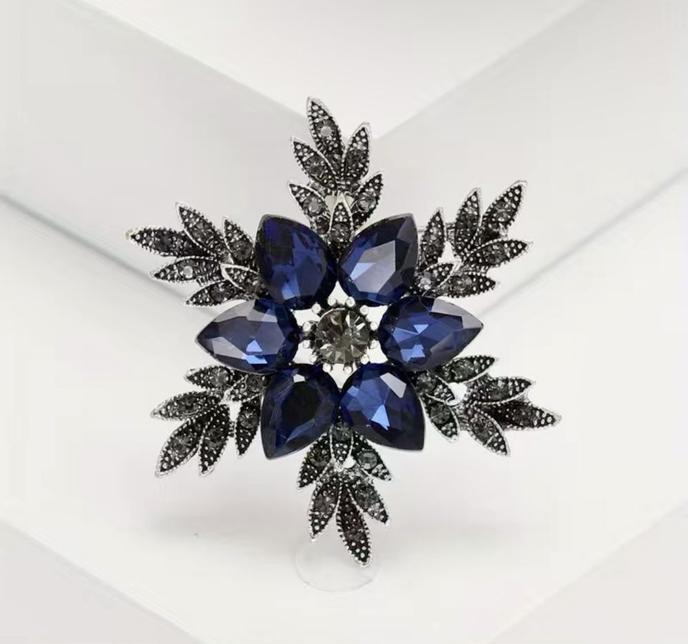 Faux Crystal Snowflake Alloy Broszka