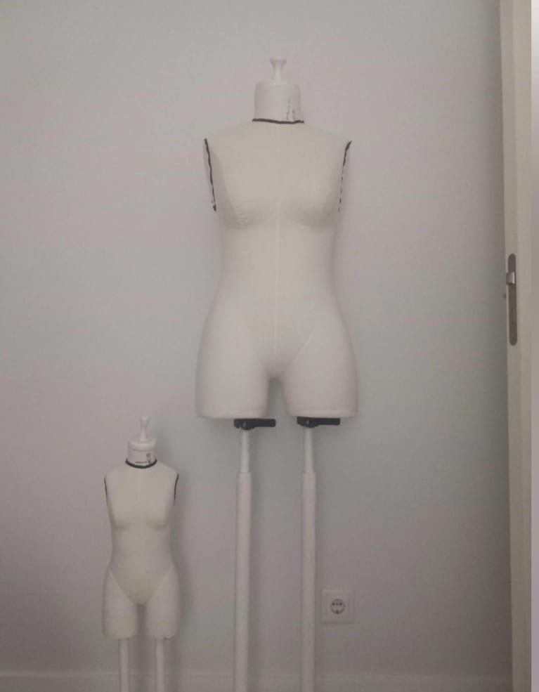 Manequins - Feminino tamanho 40 e respetiva meia escala