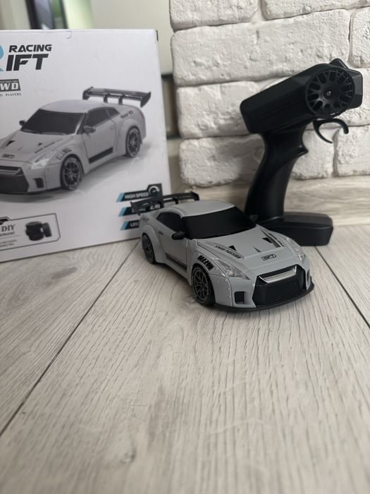 Дрифт машинка Porsche Nissan skyline GTR R35